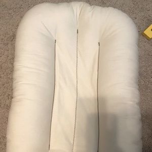Snuggle me organic infant lounger with cover